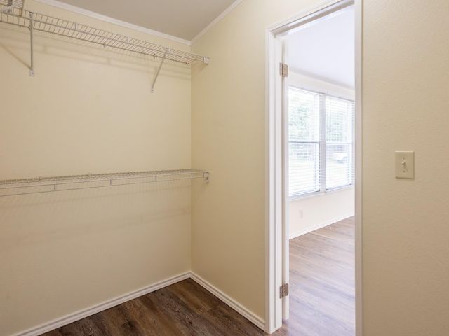 882 County Road 404, Bay City, TX 77414