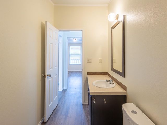 882 County Road 404, Bay City, TX 77414