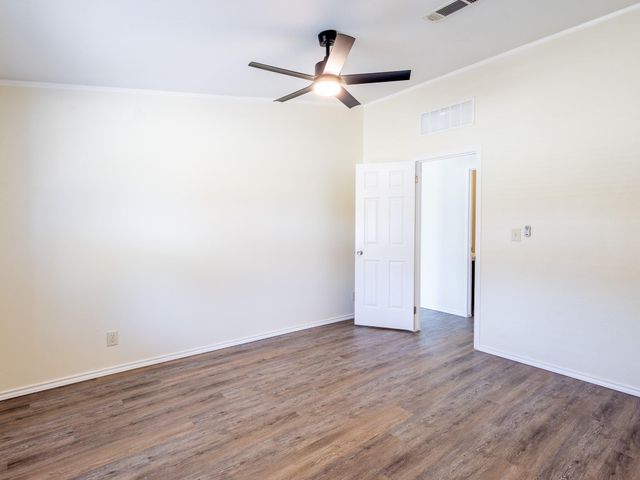 882 County Road 404, Bay City, TX 77414