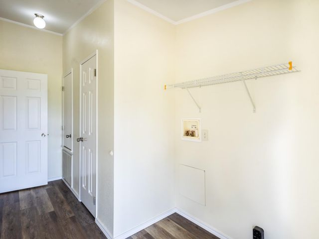 882 County Road 404, Bay City, TX 77414