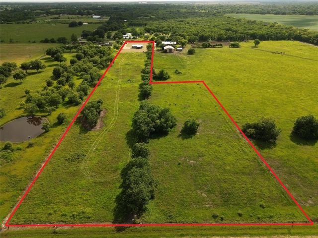 882 County Road 404, Bay City, TX 77414