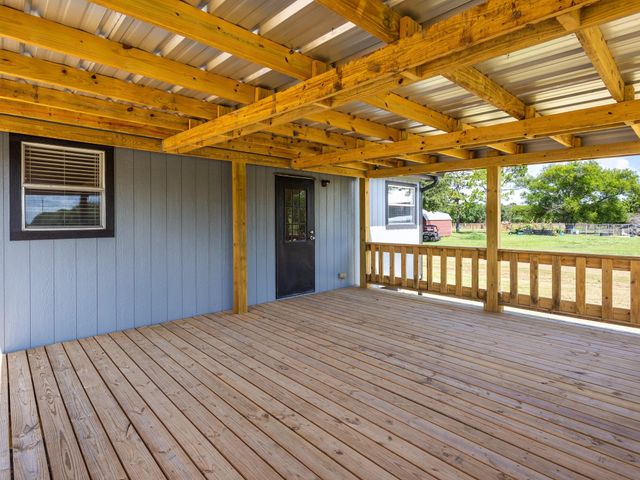 882 County Road 404, Bay City, TX 77414