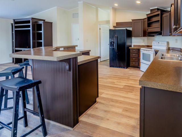 882 County Road 404, Bay City, TX 77414