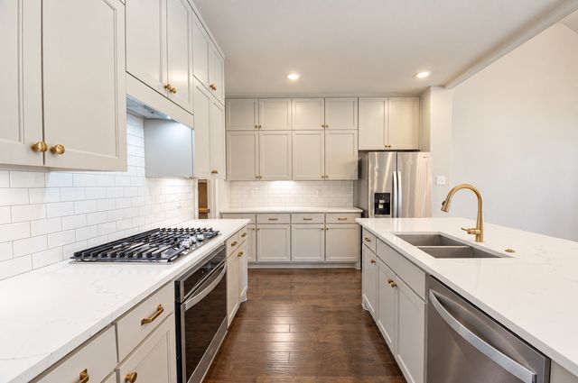 10208 Hanks Creek Road, Fort Worth, TX 76126