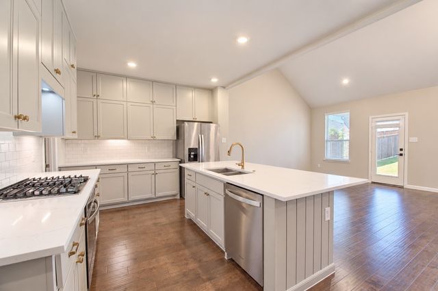10208 Hanks Creek Road, Fort Worth, TX 76126