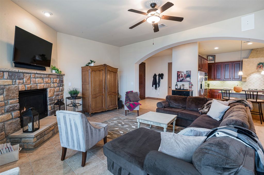 610 Via Ravello 212, Irving, TX 75039 — photo 4