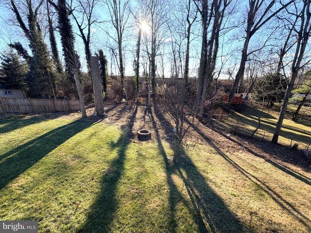 7815 BRISTOW DR, Annandale, VA 22003