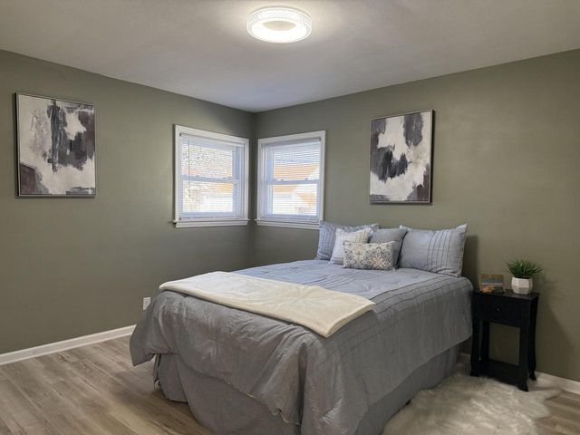 7414 W Congress STREET, Milwaukee, WI 53218