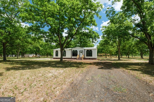 840 Lud Oquinn Road, Odum, GA 31555
