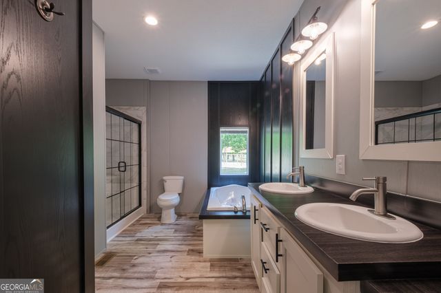 840 Lud Oquinn Road, Odum, GA 31555