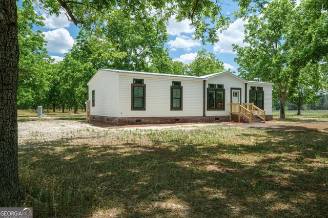840 Lud Oquinn Road, Odum, GA 31555
