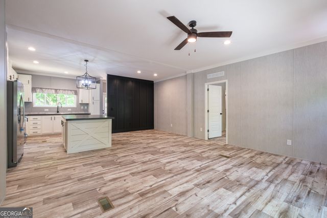 840 Lud Oquinn Road, Odum, GA 31555