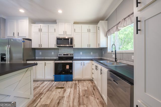 840 Lud Oquinn Road, Odum, GA 31555