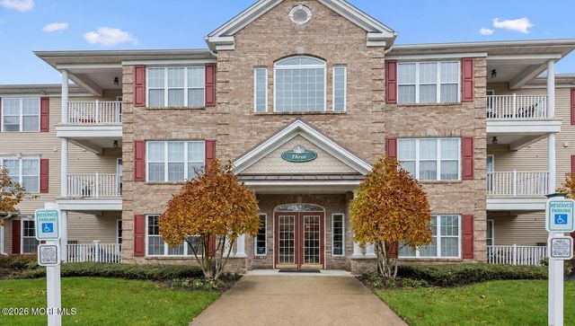 338 Sophee Lane 338, Lakewood, NJ 08701