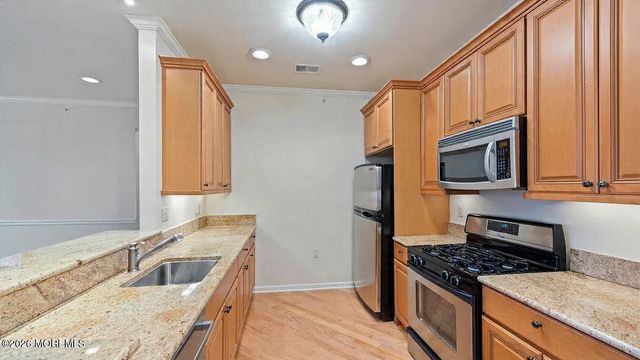 338 Sophee Lane 338, Lakewood, NJ 08701