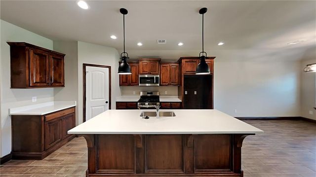 9009 NW 143rd Street, Yukon, OK 73099