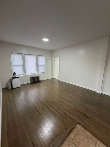 10600 S Avenue E A, Chicago, IL 60617