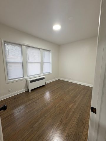10600 S Avenue E A, Chicago, IL 60617