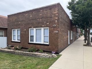 10600 S Avenue E A, Chicago, IL 60617