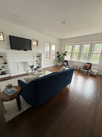 5092 W Monroe Street 1, Chicago, IL 60644