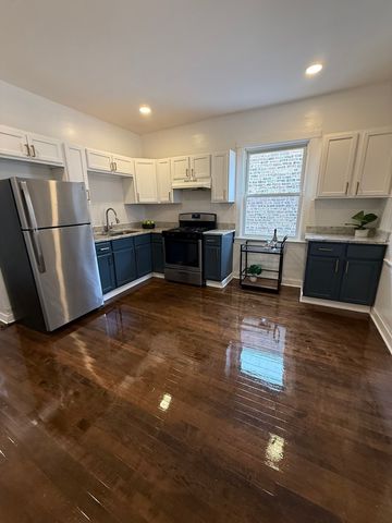 5092 W Monroe Street 1, Chicago, IL 60644