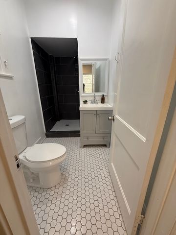 5092 W Monroe Street 1, Chicago, IL 60644