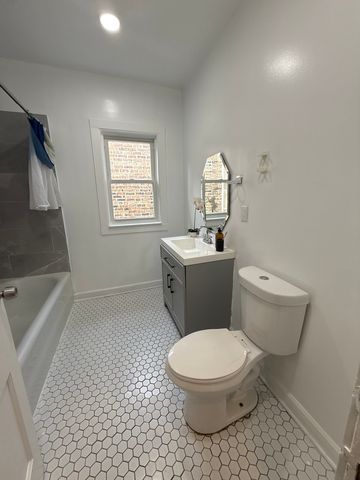 5092 W Monroe Street 1, Chicago, IL 60644