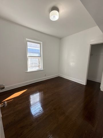 5092 W Monroe Street 1, Chicago, IL 60644