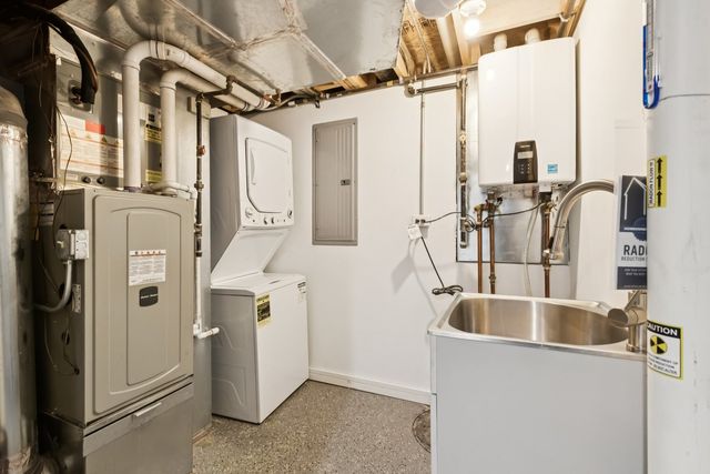 6242 S Nashville Avenue, Chicago, IL 60638