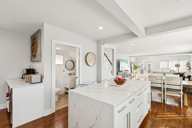 6242 S Nashville Avenue, Chicago, IL 60638