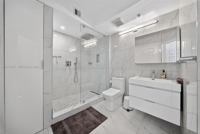17150 N Bay Rd 2905, Sunny Isles Beach, FL 33160