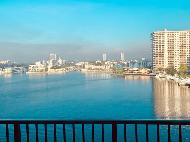 17150 N Bay Rd 2905, Sunny Isles Beach, FL 33160