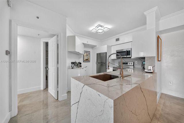 17150 N Bay Rd 2905, Sunny Isles Beach, FL 33160