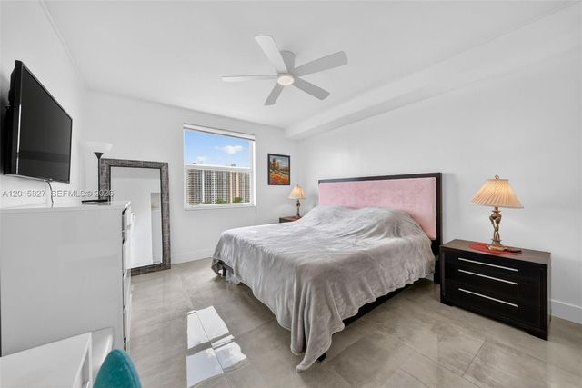 17150 N Bay Rd 2905, Sunny Isles Beach, FL 33160