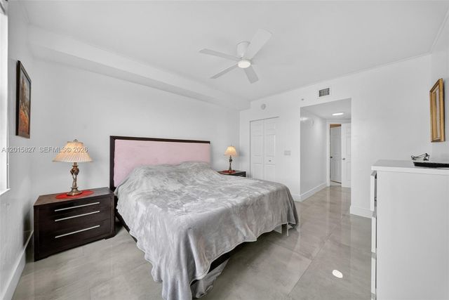 17150 N Bay Rd 2905, Sunny Isles Beach, FL 33160