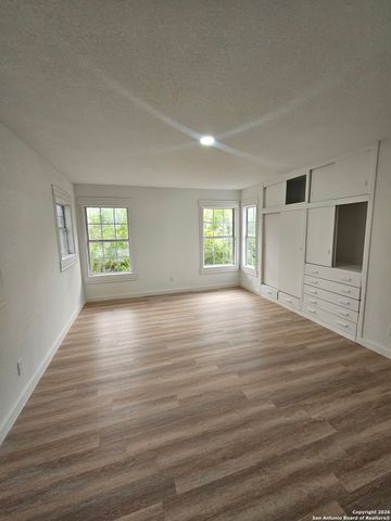 210 Sunnycrest, San Antonio, TX 78228