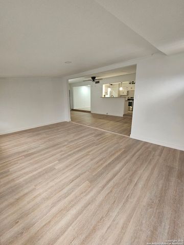 210 Sunnycrest, San Antonio, TX 78228