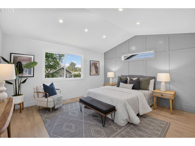 5551 Se STEELE St A&C, Portland, OR 97206