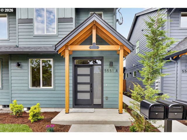 5551 Se STEELE St A&C, Portland, OR 97206