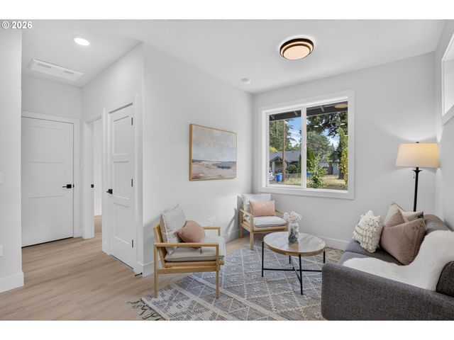 5551 Se STEELE St A&C, Portland, OR 97206