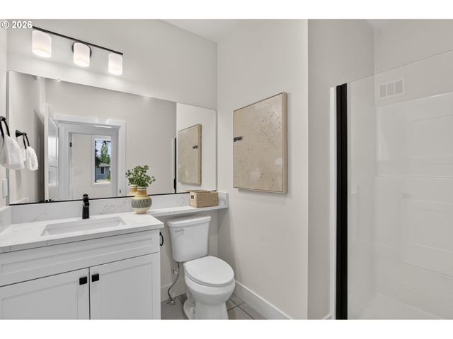 5551 Se STEELE St A&C, Portland, OR 97206