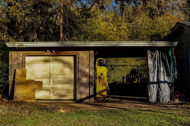 112 Highland Drive, Huntsville, TX 77320