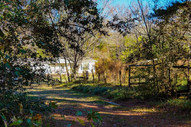 112 Highland Drive, Huntsville, TX 77320