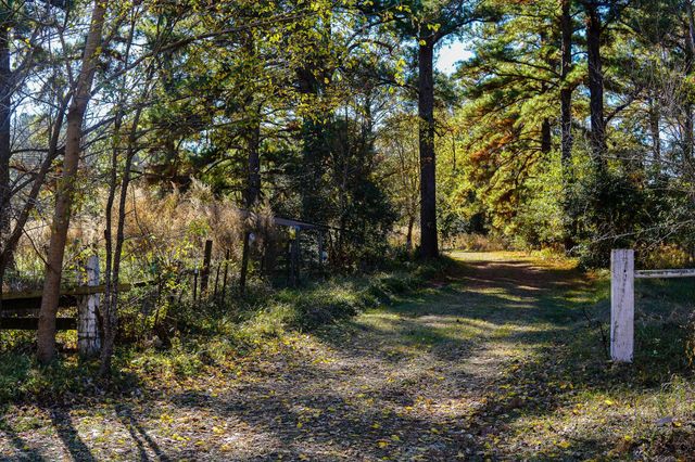 112 Highland Drive, Huntsville, TX 77320