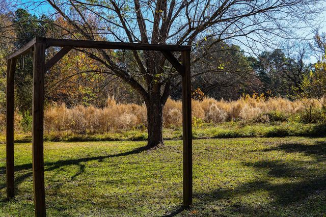 112 Highland Drive, Huntsville, TX 77320