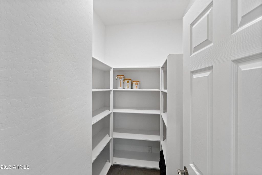 Image 16 of property listing at 8926 W Denton Lane, Glendale, AZ 85305