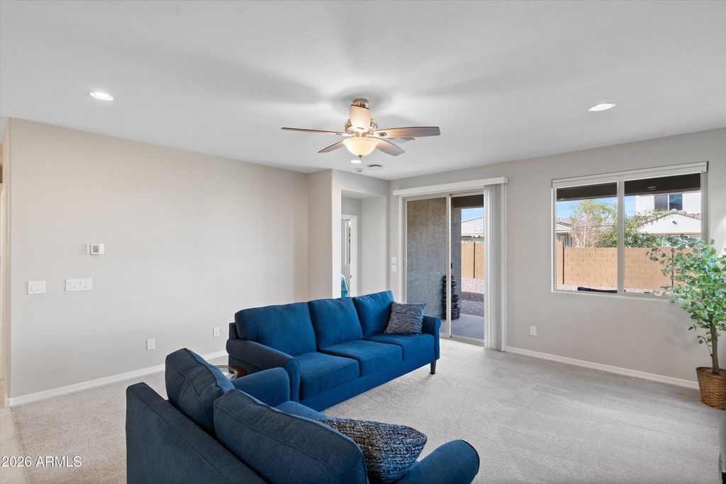 Image 20 of property listing at 8926 W Denton Lane, Glendale, AZ 85305