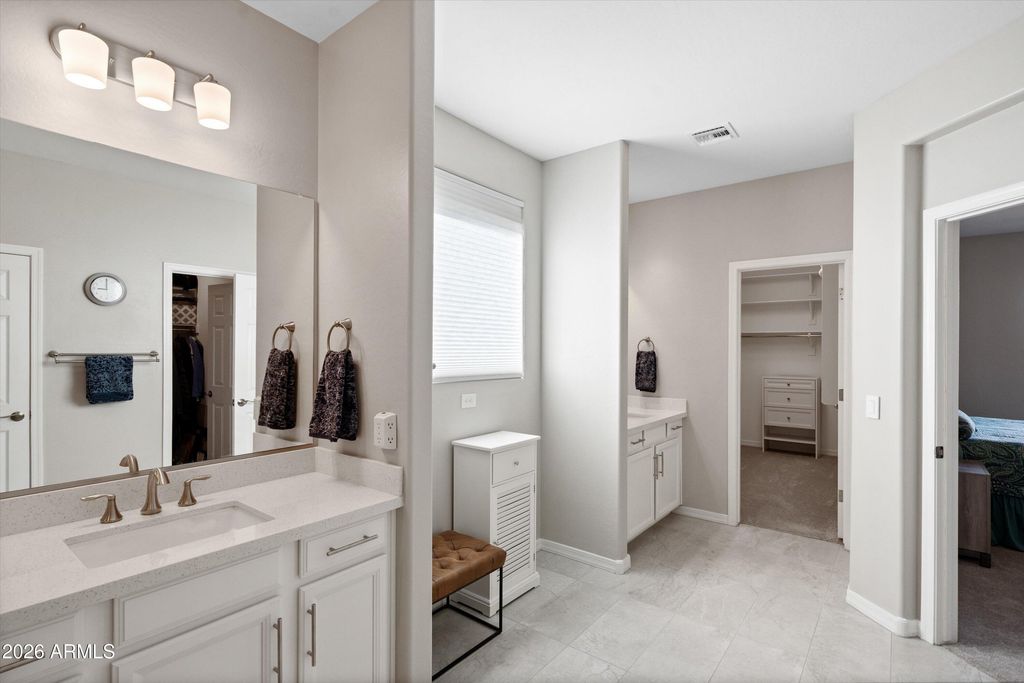 Image 28 of property listing at 8926 W Denton Lane, Glendale, AZ 85305