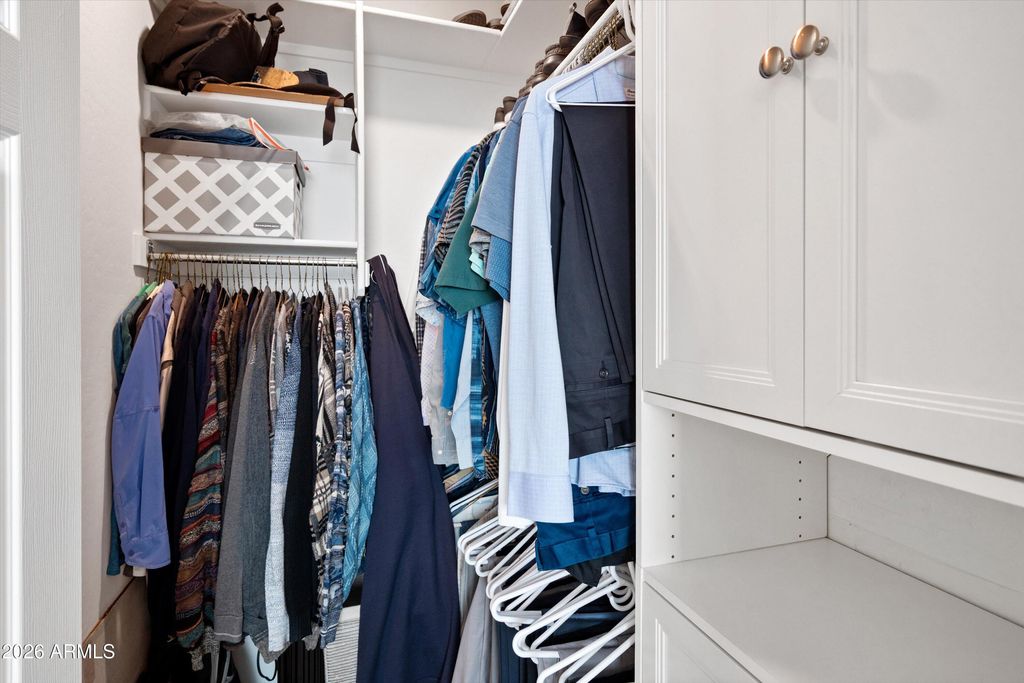 Image 30 of property listing at 8926 W Denton Lane, Glendale, AZ 85305