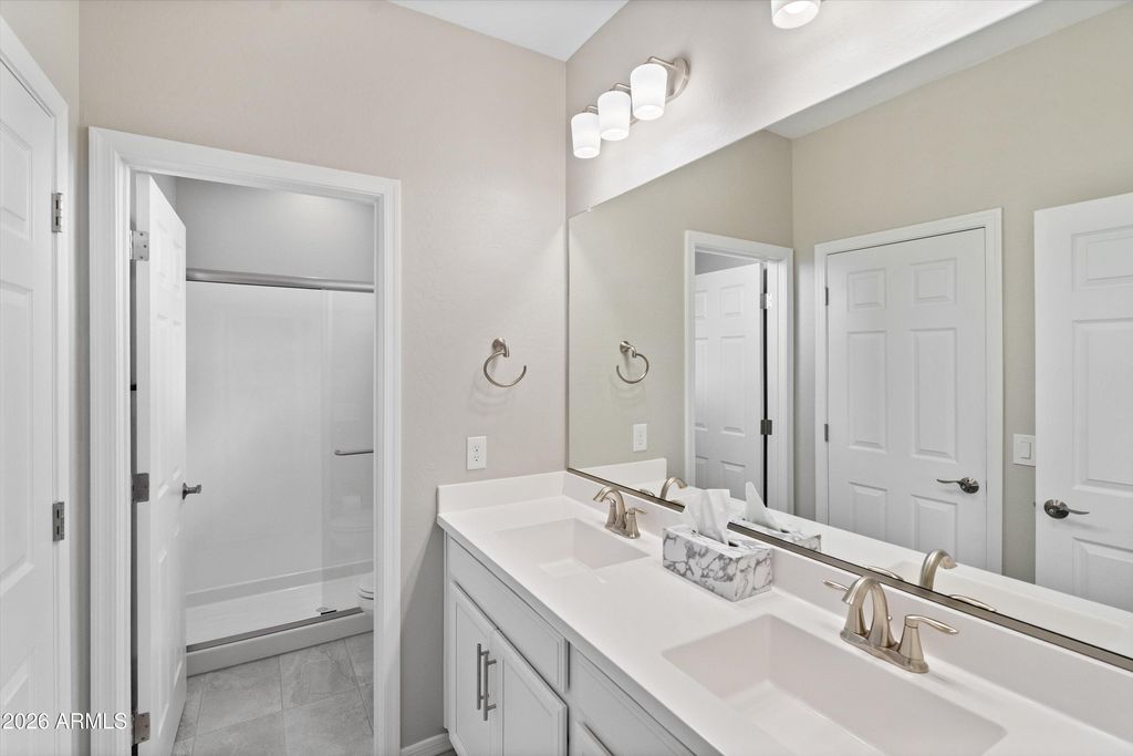 Image 38 of property listing at 8926 W Denton Lane, Glendale, AZ 85305